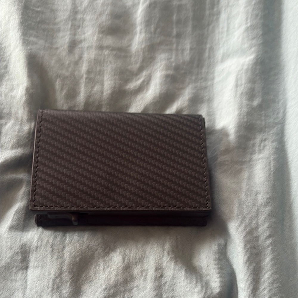 Black RFID Protection Wallet - Picture 4 of 5